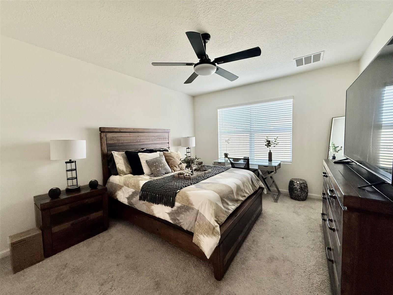 Image 15 of 37 For 517 Lacroix Avenue