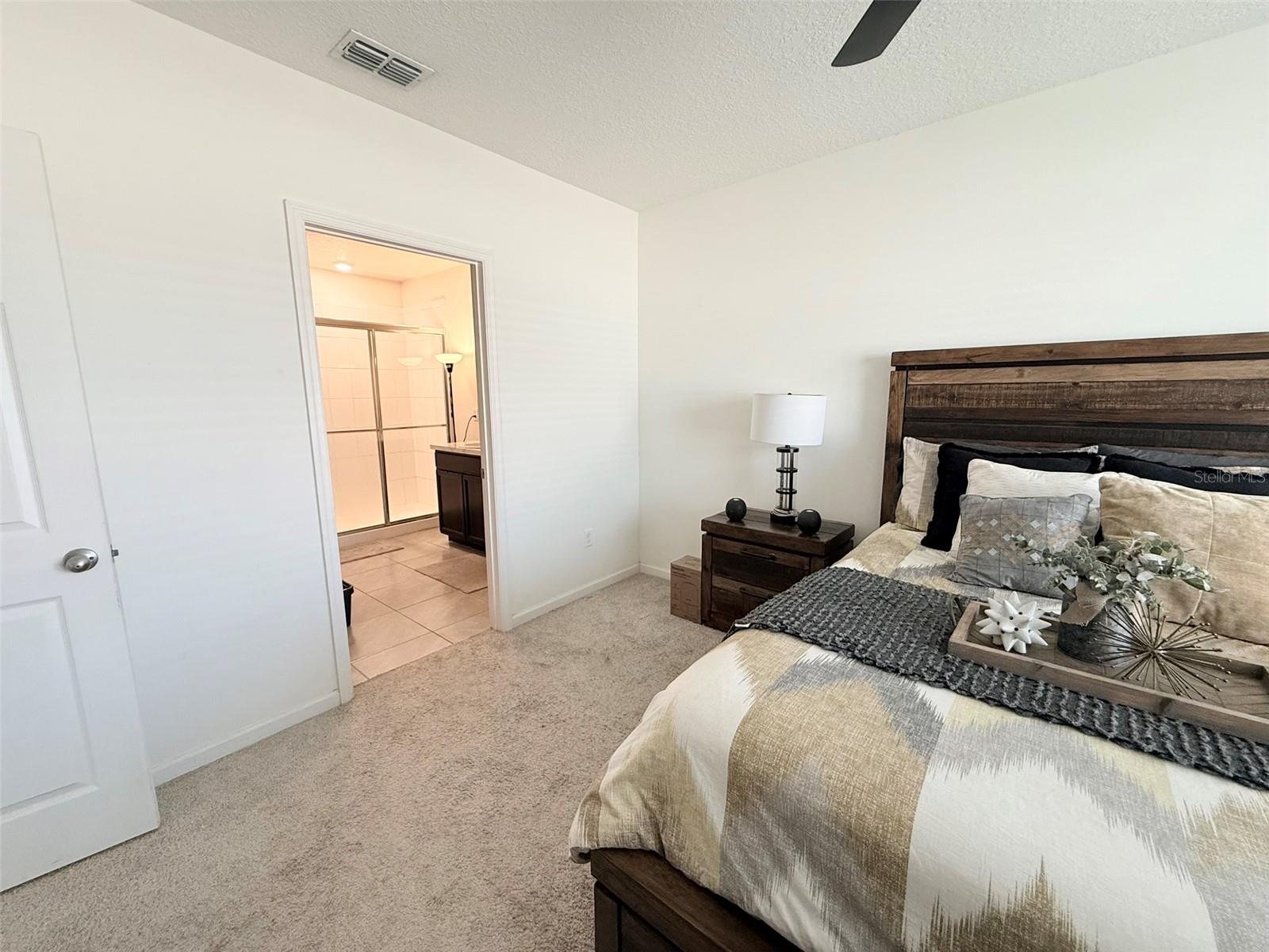 Image 16 of 37 For 517 Lacroix Avenue