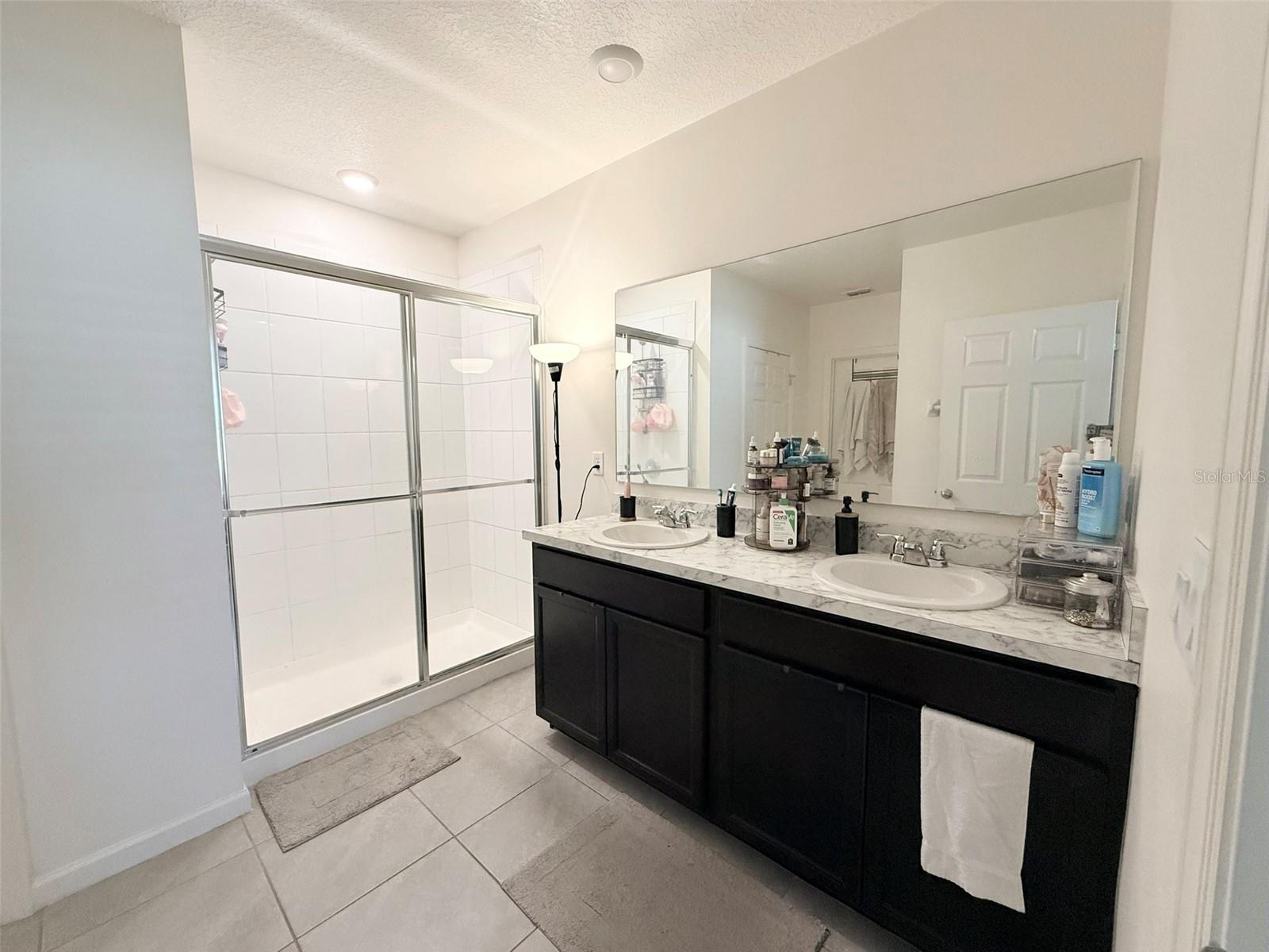 Image 17 of 37 For 517 Lacroix Avenue