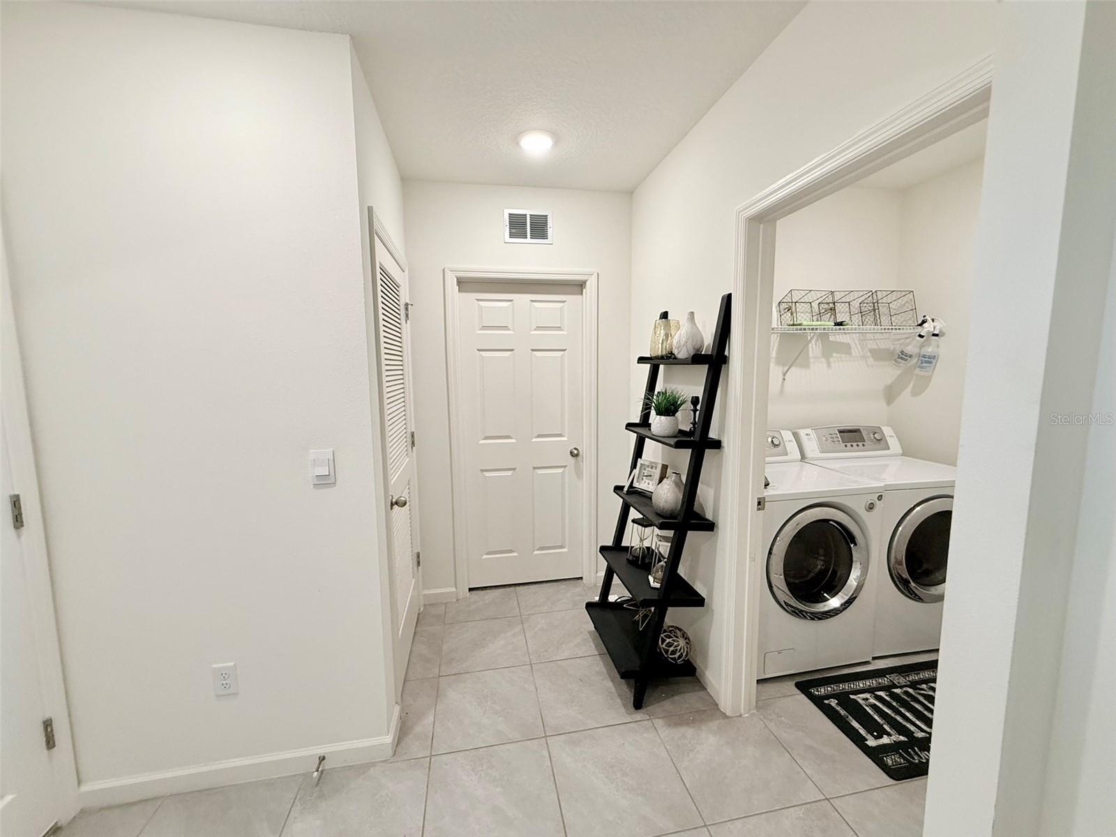 Image 4 of 37 For 517 Lacroix Avenue