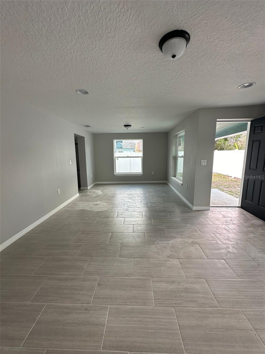 Image 15 of 18 For 2015 Laurel Street