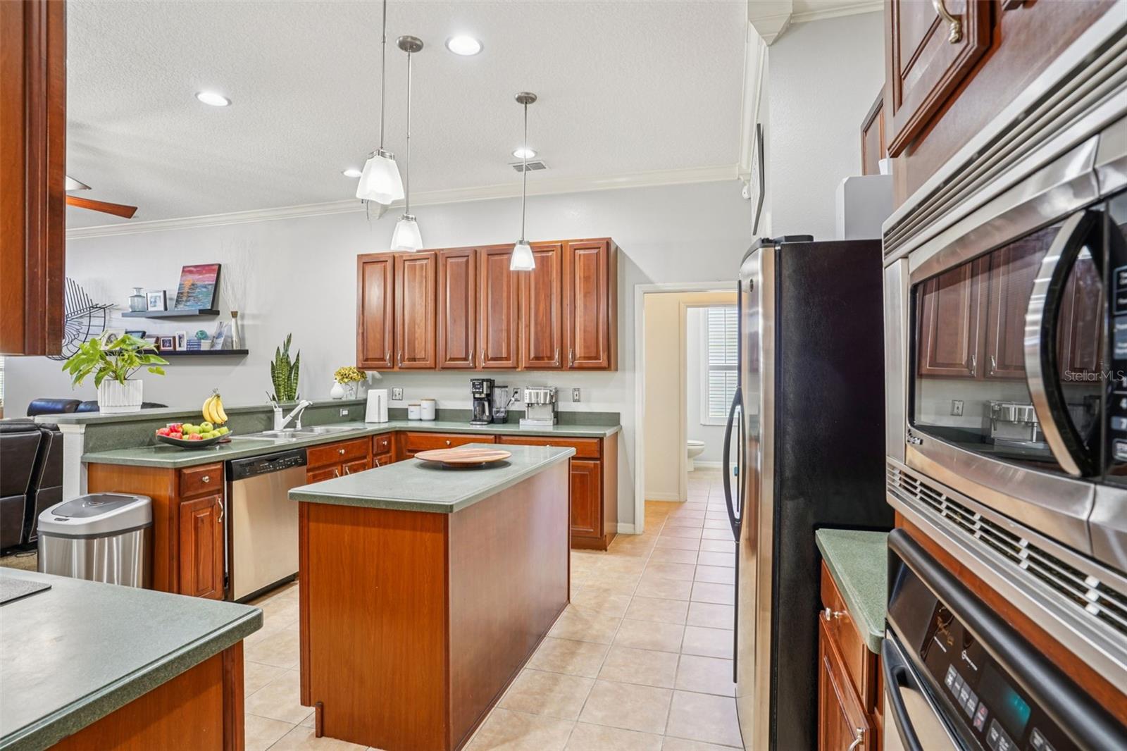 Image 14 of 49 For 847 Cura Court