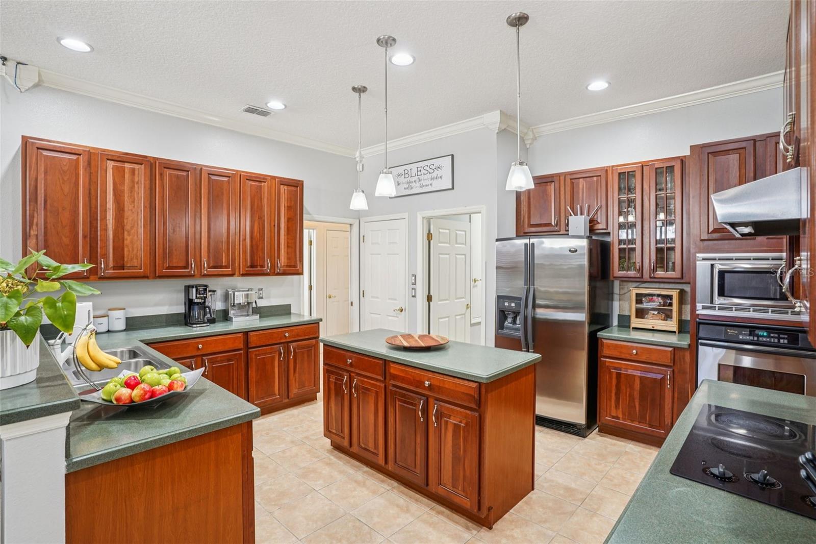 Image 16 of 49 For 847 Cura Court