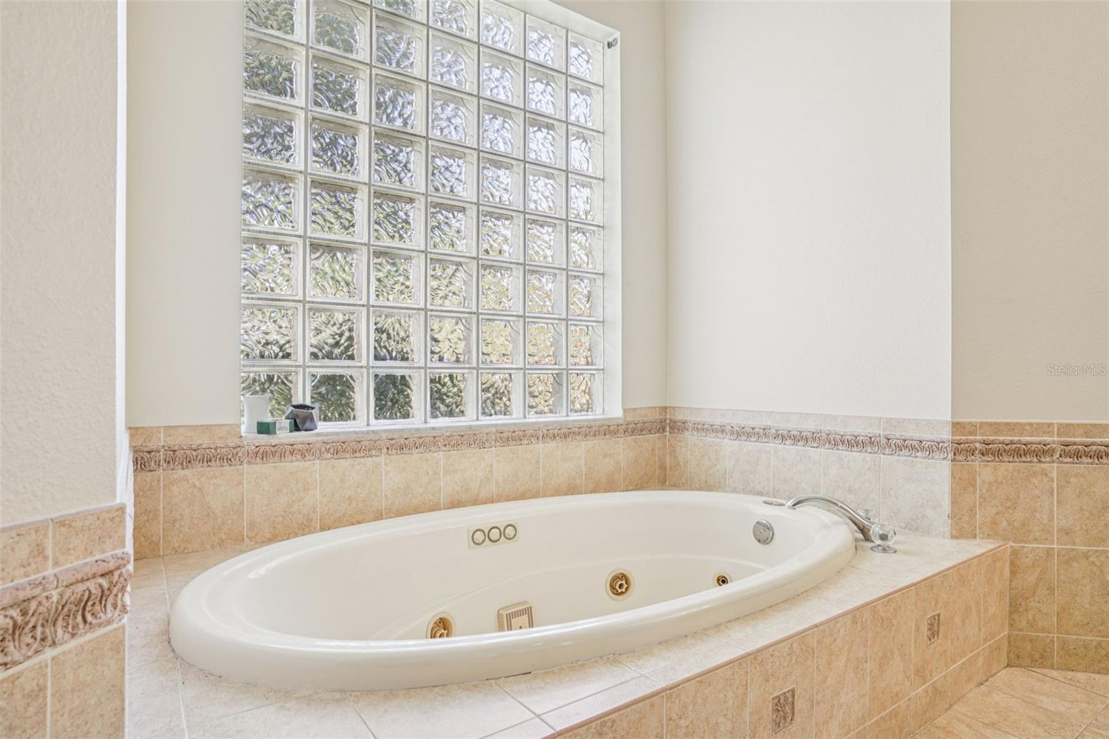 Image 23 of 49 For 847 Cura Court