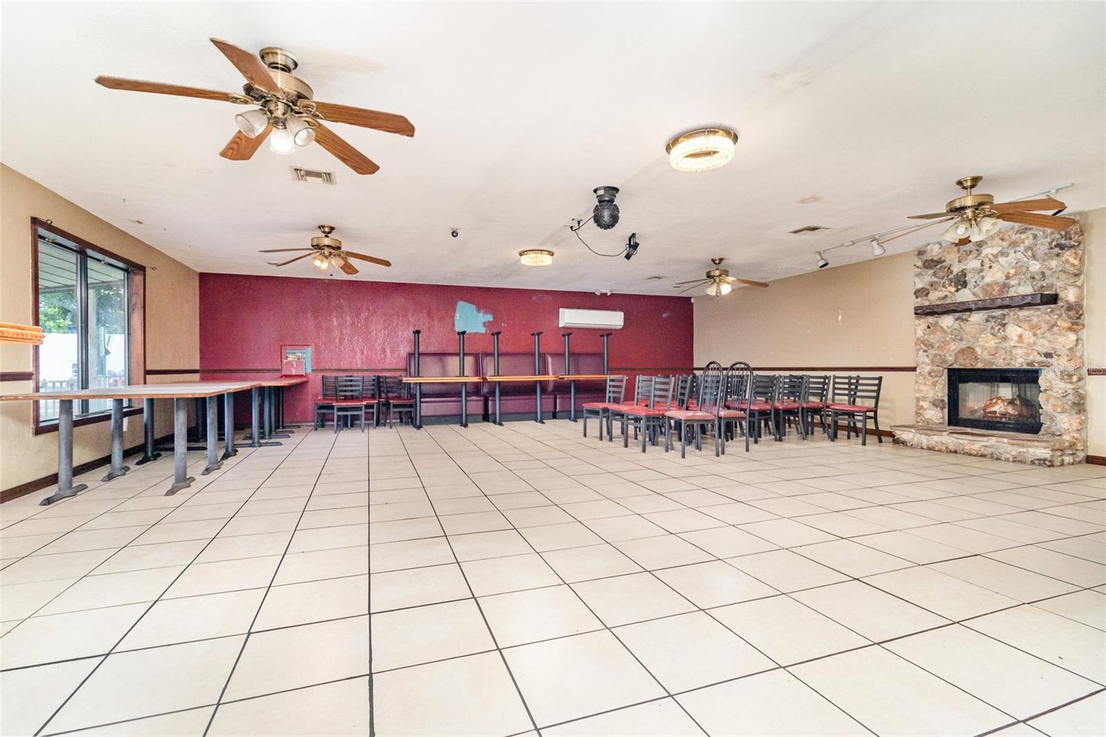 Image 11 of 33 For 2516 Sanford Avenue