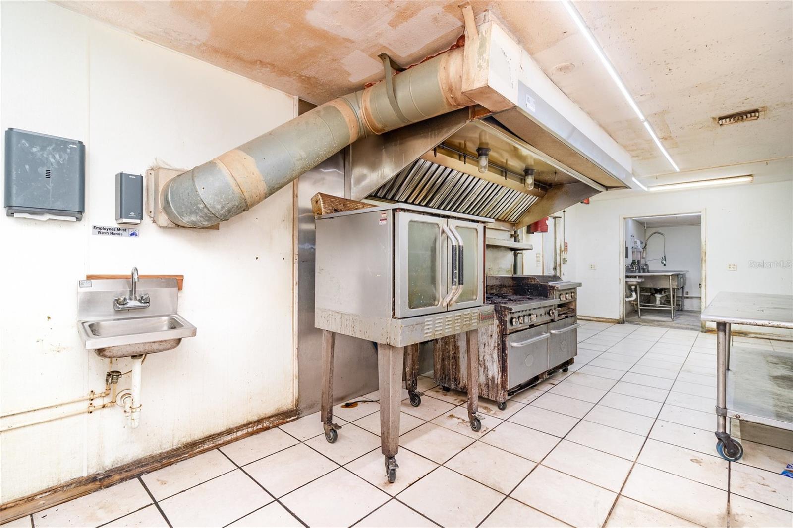 Image 13 of 33 For 2516 Sanford Avenue