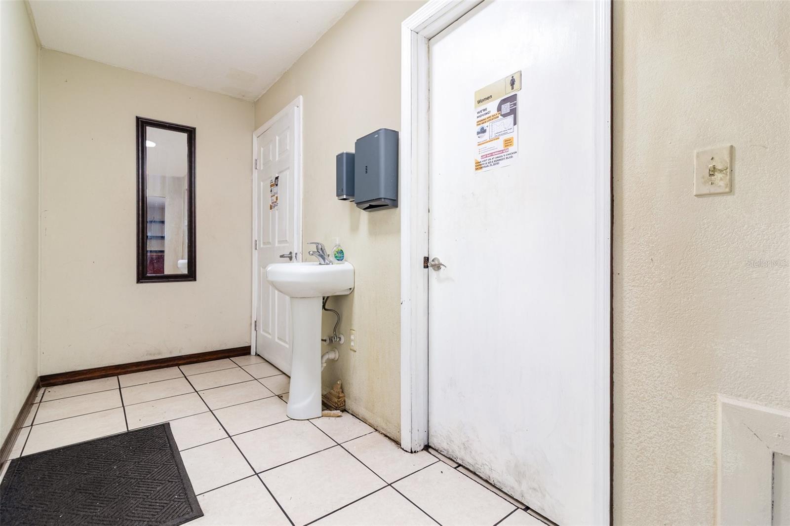 Image 15 of 33 For 2516 Sanford Avenue