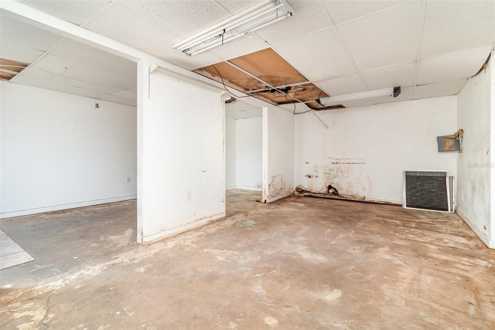 Image 17 of 33 For 2516 Sanford Avenue