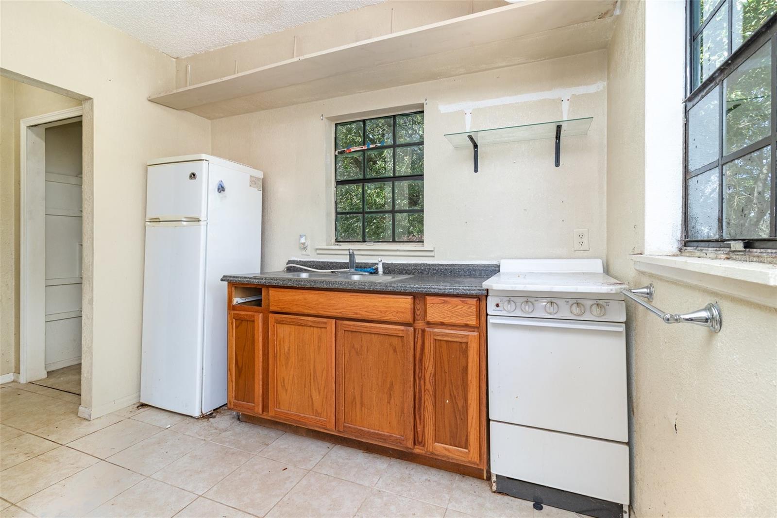 Image 19 of 33 For 2516 Sanford Avenue