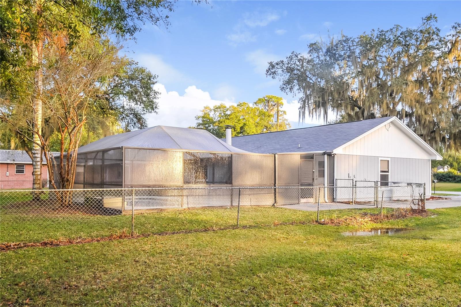 Image 15 of 16 For 225 Tracy Way