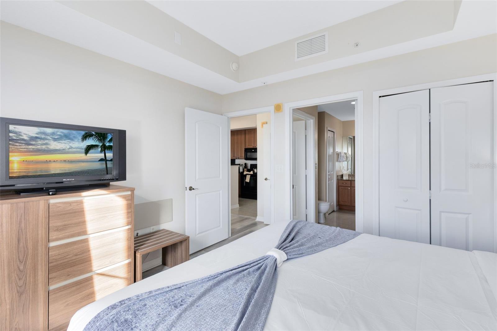 Image 13 of 28 For 7395 Universal Boulevard 1103