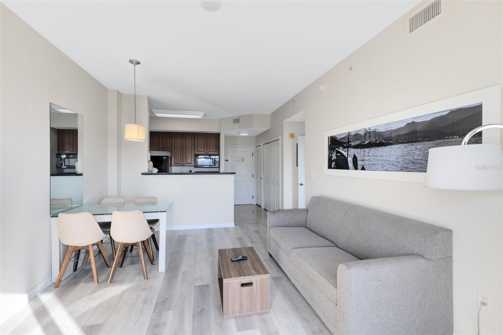 Image 7 of 28 For 7395 Universal Boulevard 1103