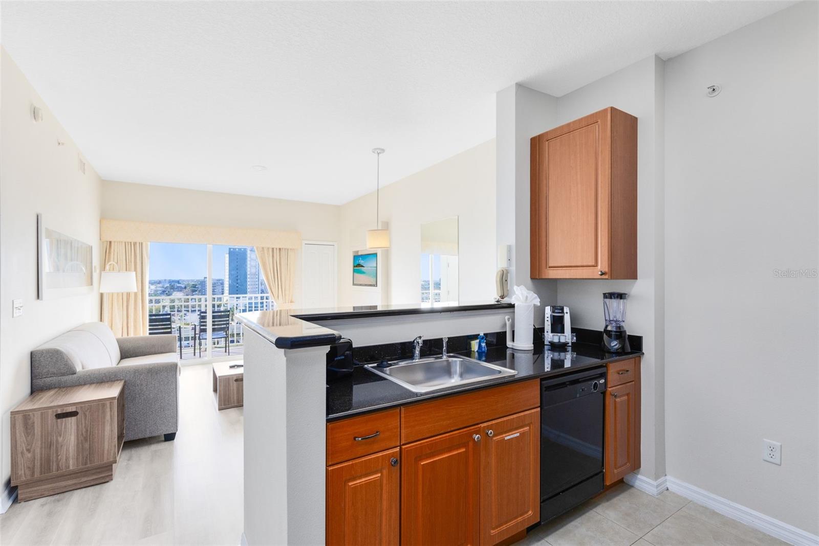 Image 8 of 28 For 7395 Universal Boulevard 1103