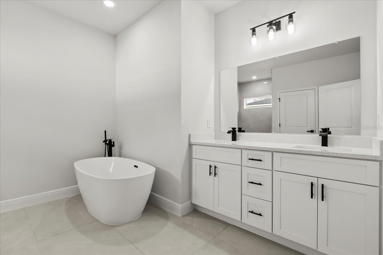 Image 24 of 33 For 8100 Tiny Lily Drive