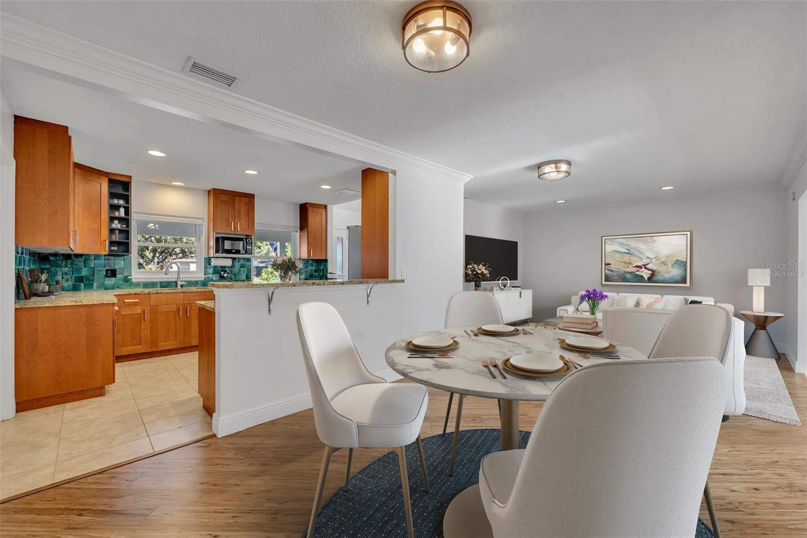 Image 4 of 18 For 1231 Glastonberry Road