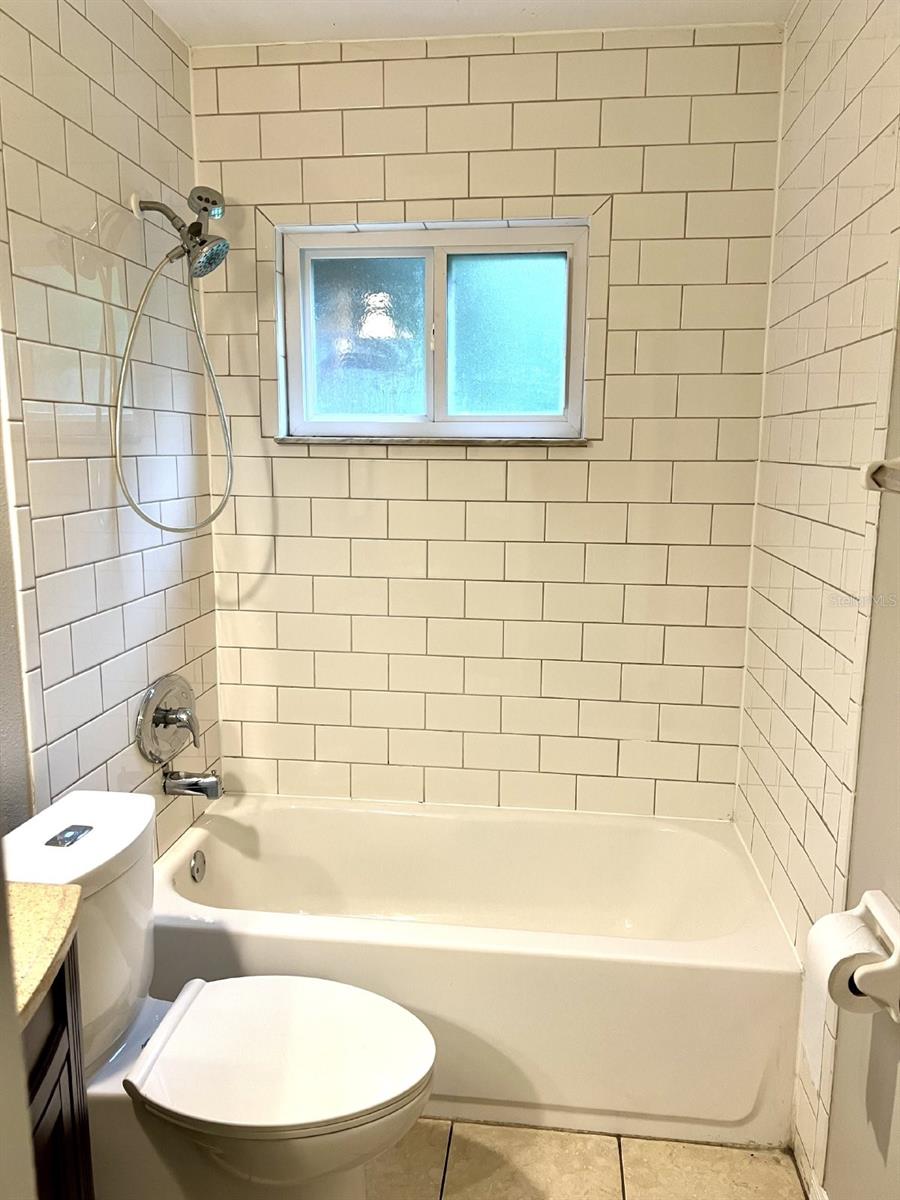 Image 8 of 11 For 162 Landmark Street A