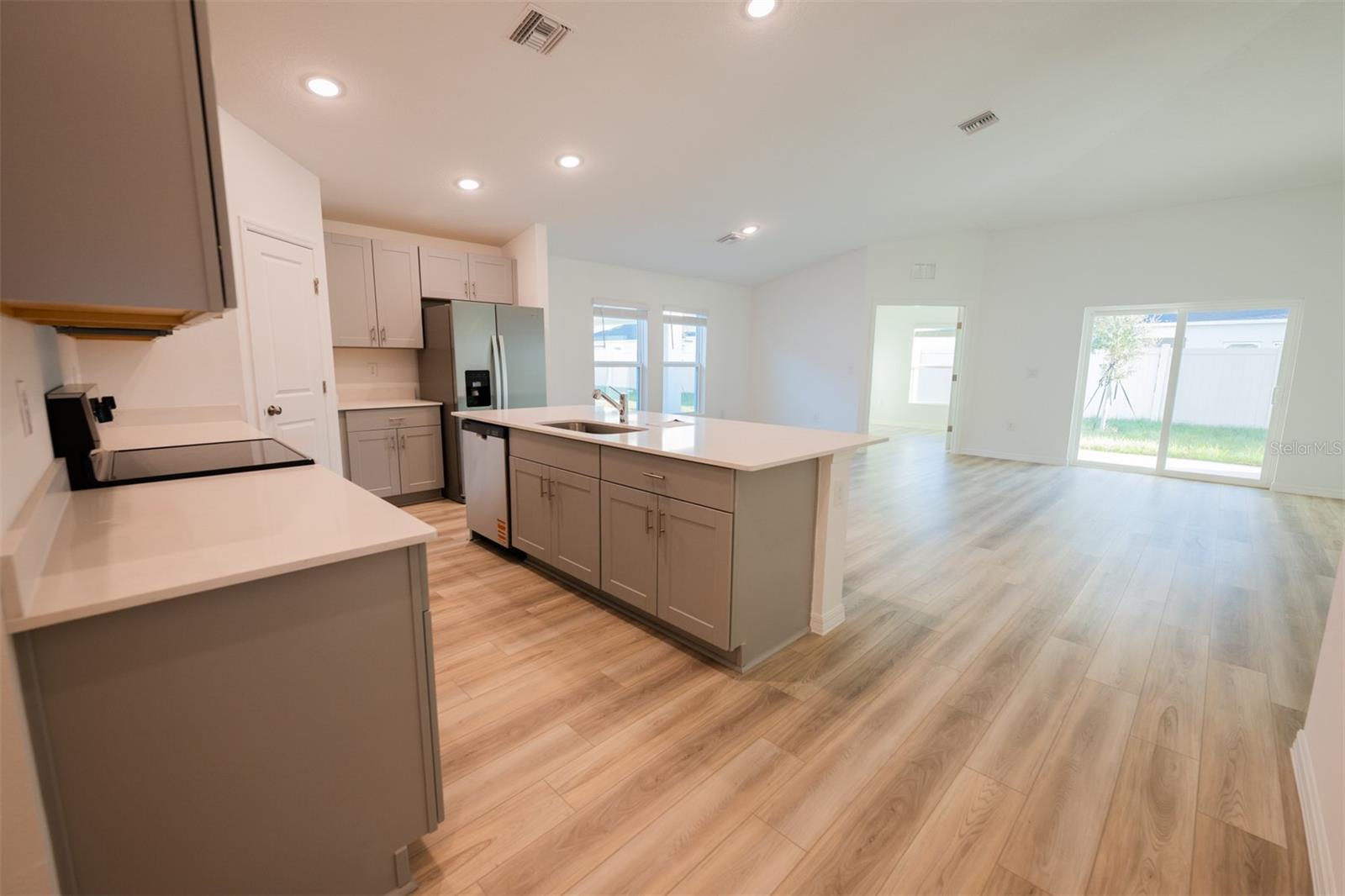 Image 3 of 61 For 4124 River Beacon Boulevard