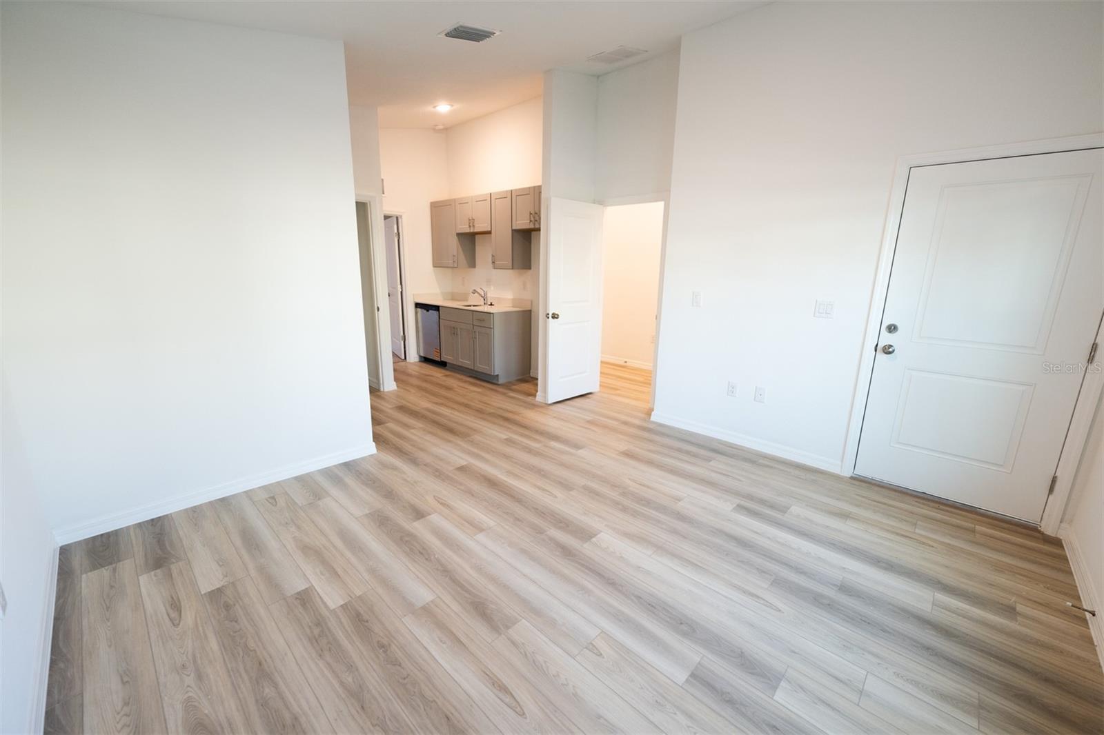 Image 8 of 61 For 4124 River Beacon Boulevard