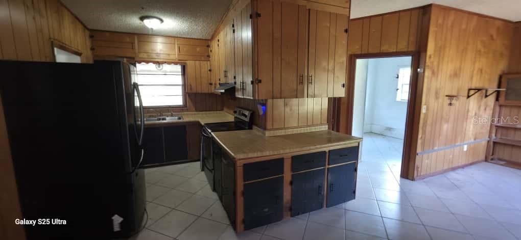 Image 14 of 35 For 351 Pine Avenue