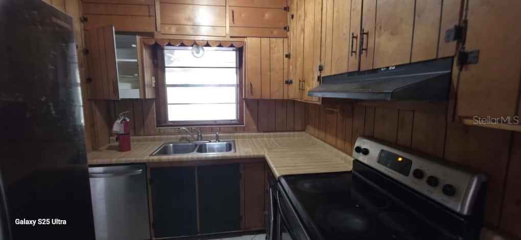 Image 15 of 35 For 351 Pine Avenue