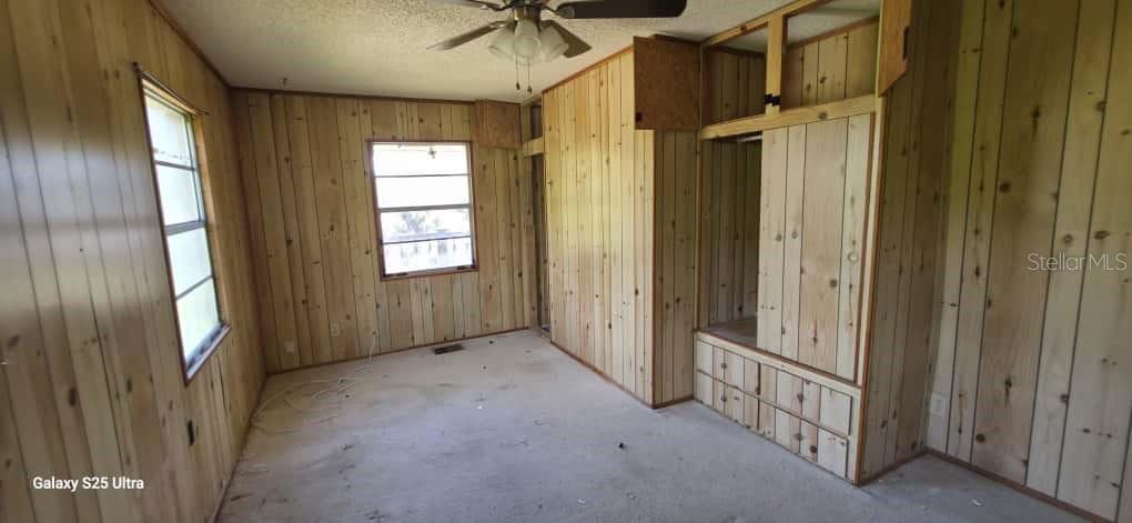 Image 25 of 35 For 351 Pine Avenue