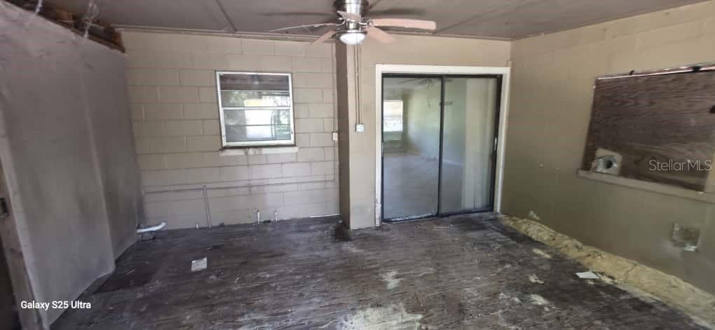 Image 29 of 35 For 351 Pine Avenue