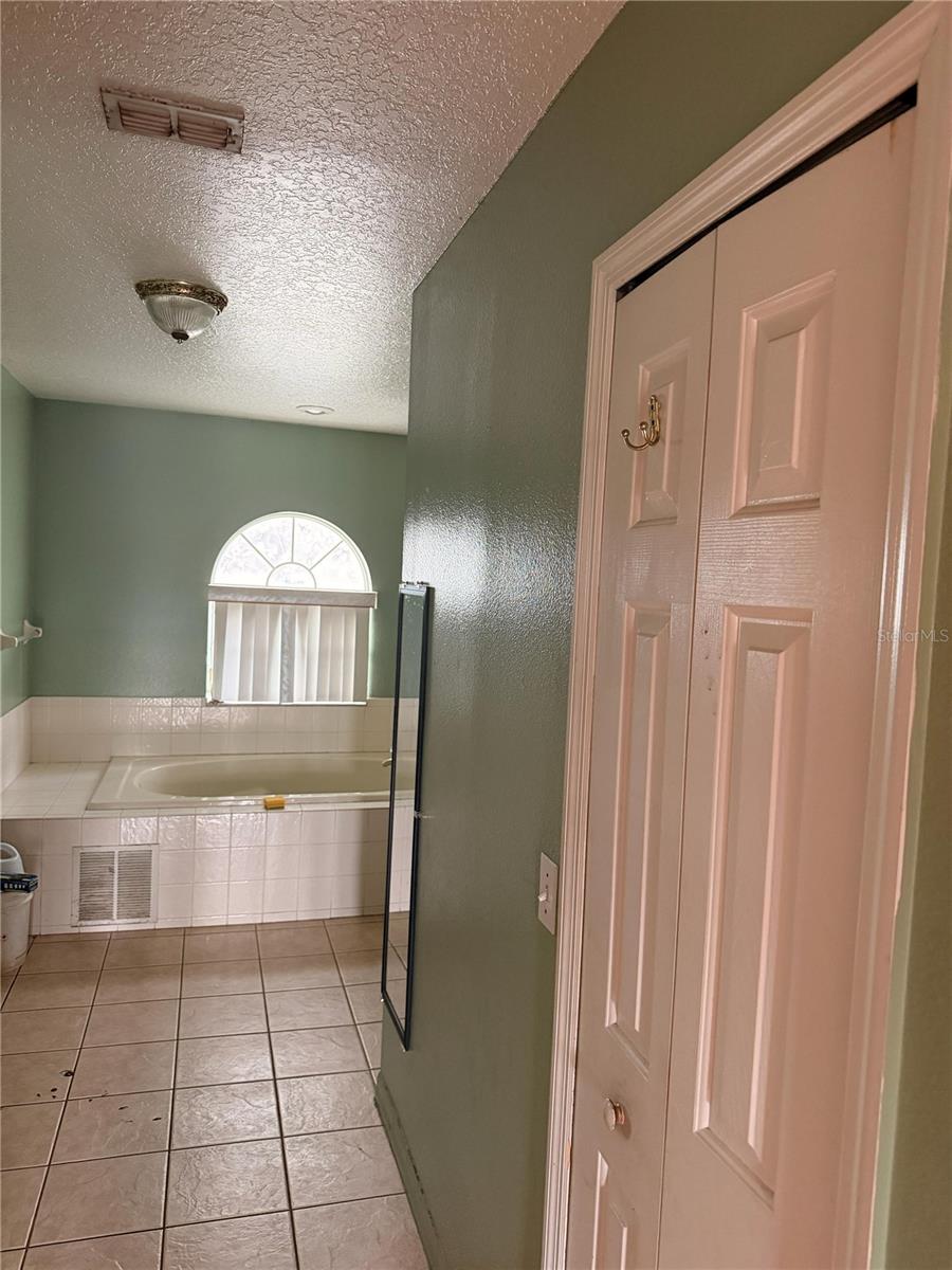 Image 11 of 22 For 207 Redwood Bark Trail