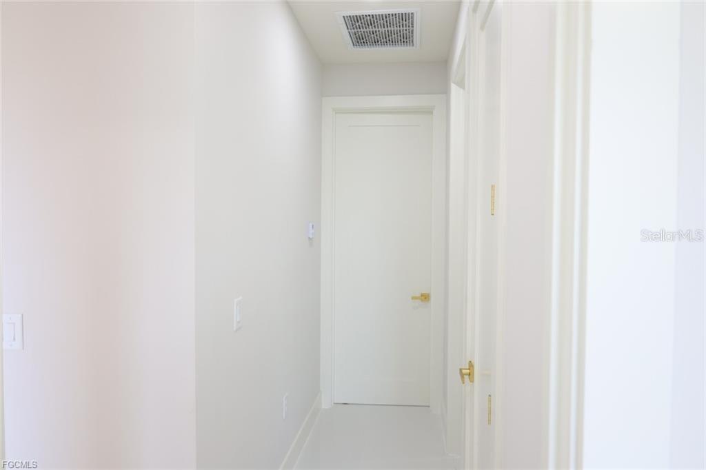 Image 13 of 35 For 2800 33rd Street Sw