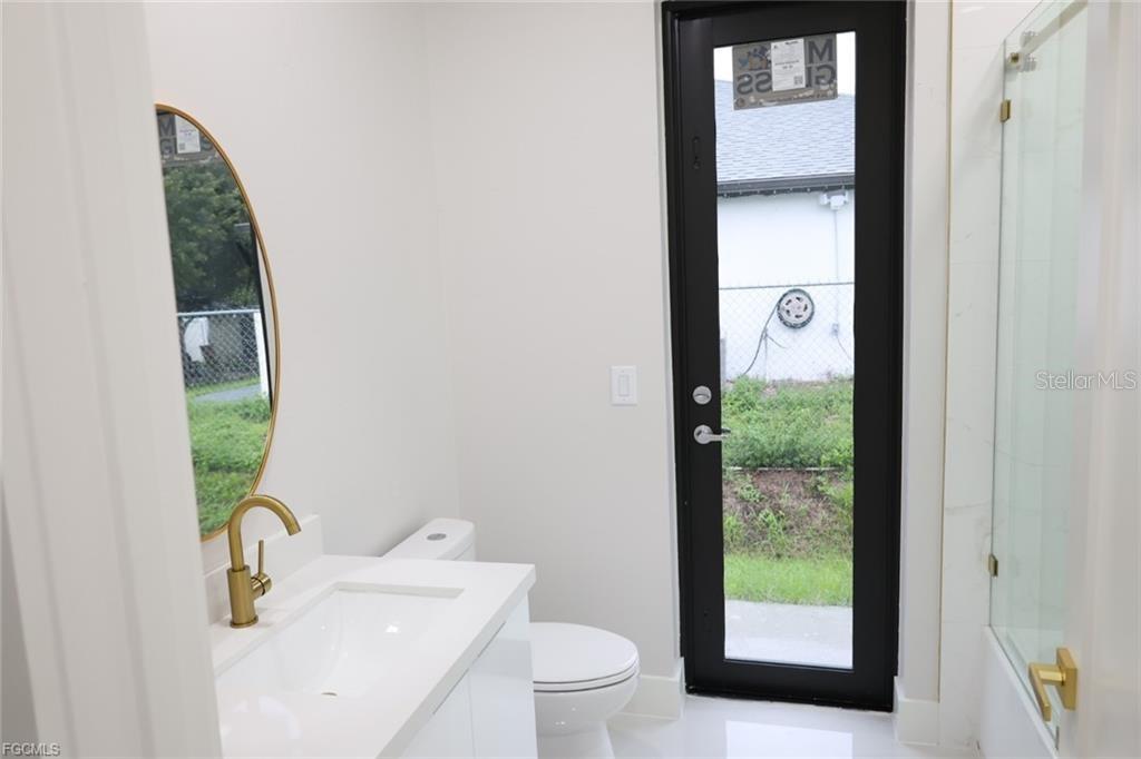 Image 15 of 35 For 2800 33rd Street Sw