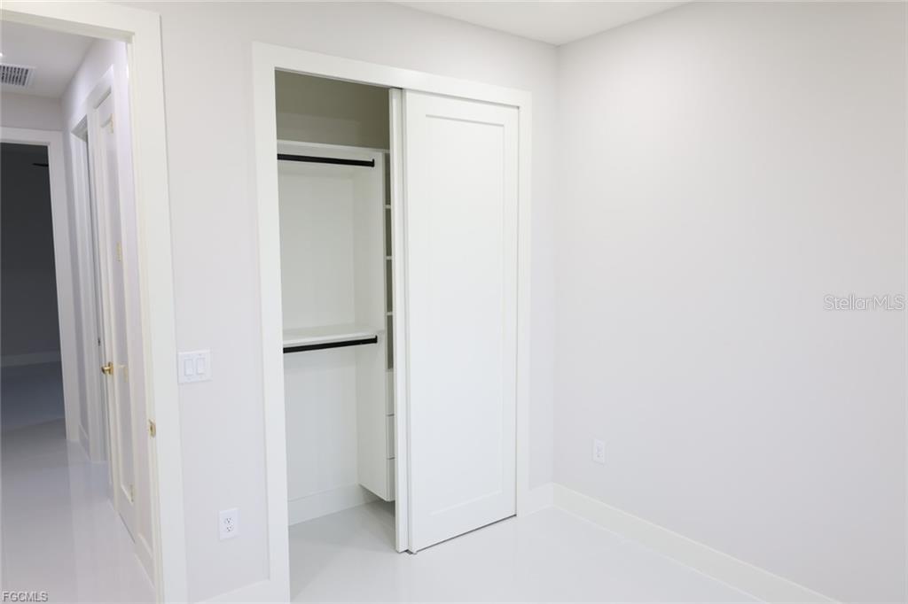 Image 20 of 35 For 2800 33rd Street Sw