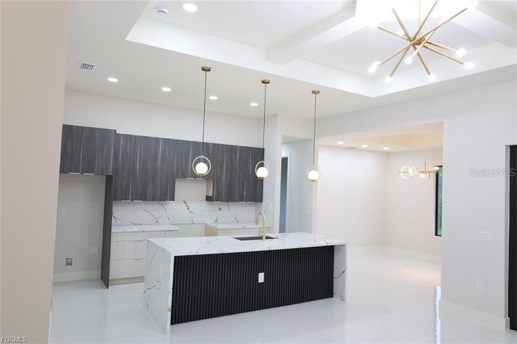 Image 8 of 35 For 2800 33rd Street Sw