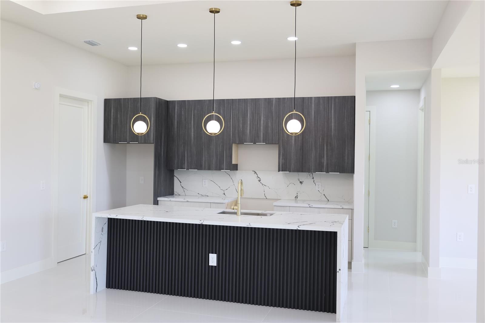 Image 9 of 35 For 2800 33rd Street Sw