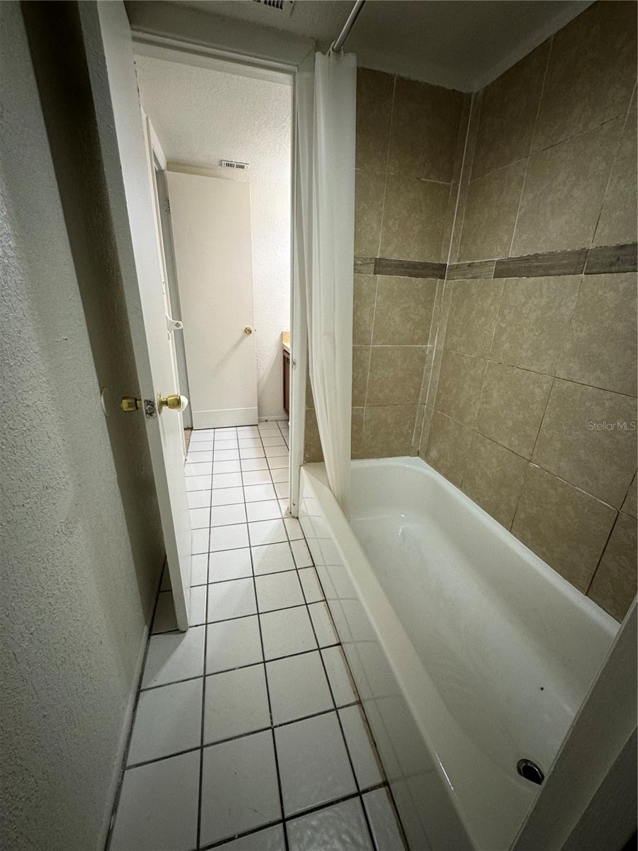 Image 13 of 20 For 1436 Holden Avenue B