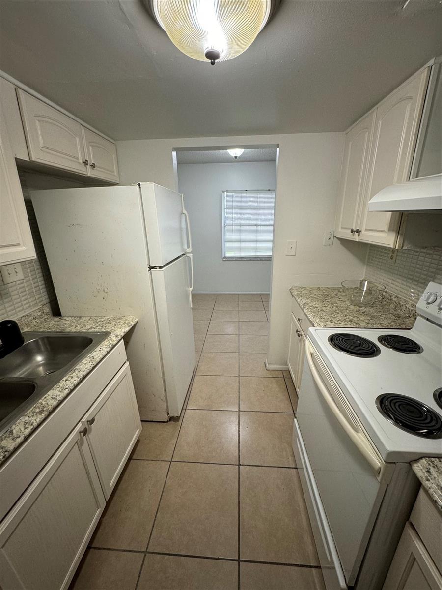 Image 2 of 20 For 1436 Holden Avenue B