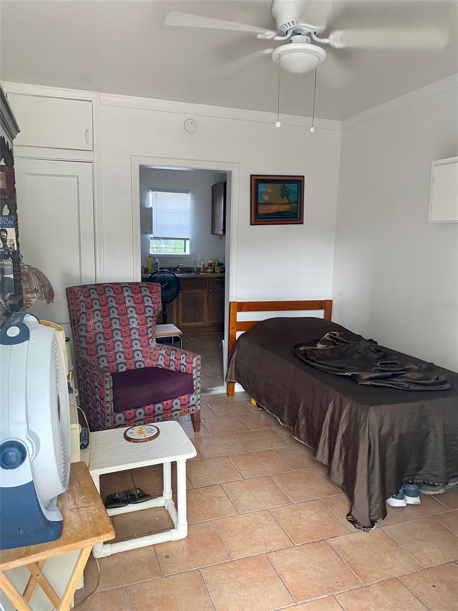 Image 12 of 17 For 415 Vermont Avenue