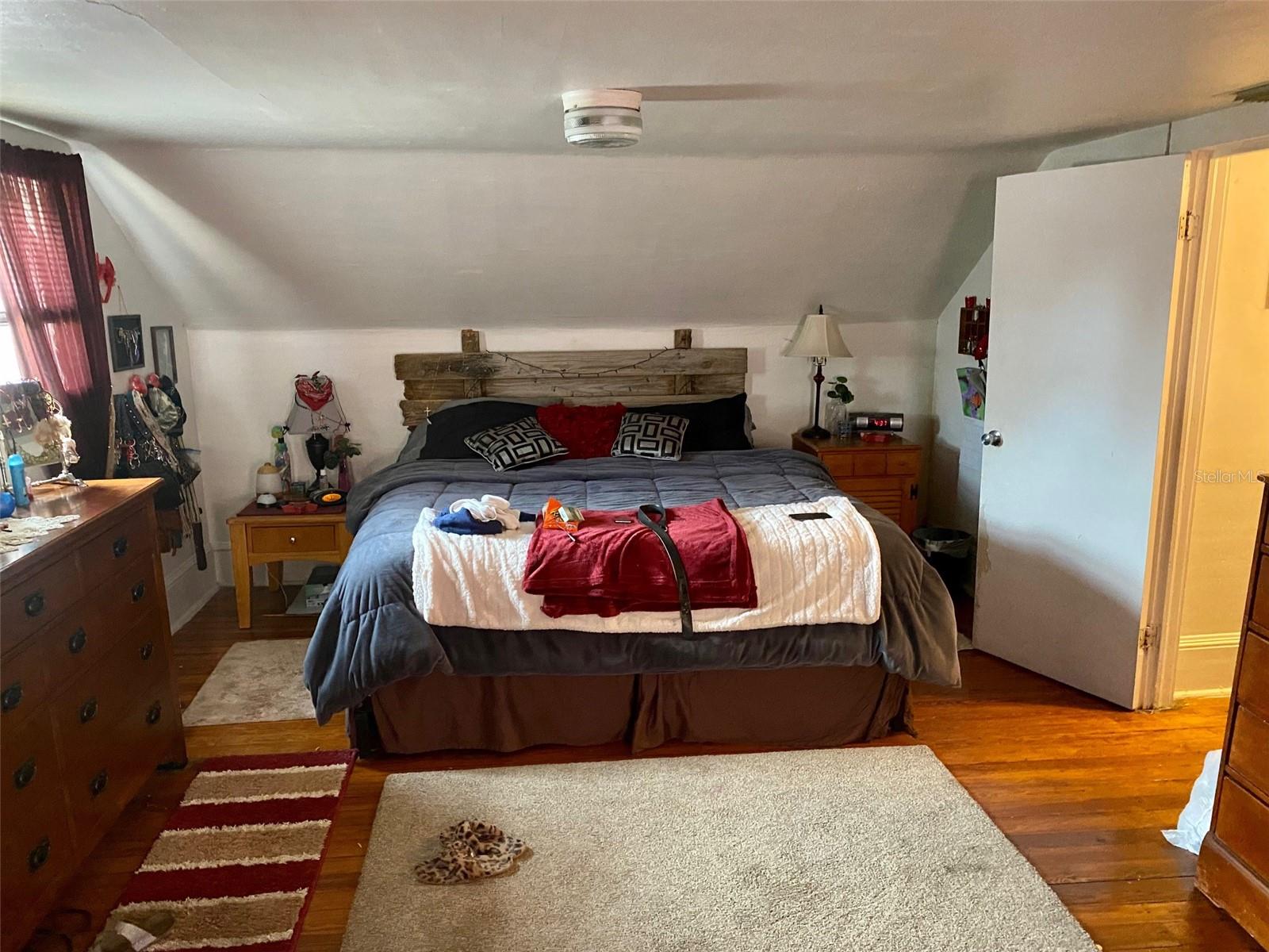 Image 13 of 17 For 415 Vermont Avenue