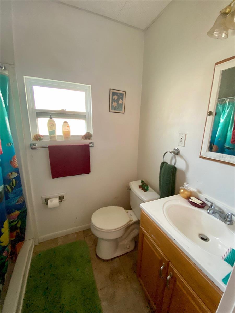 Image 15 of 17 For 415 Vermont Avenue