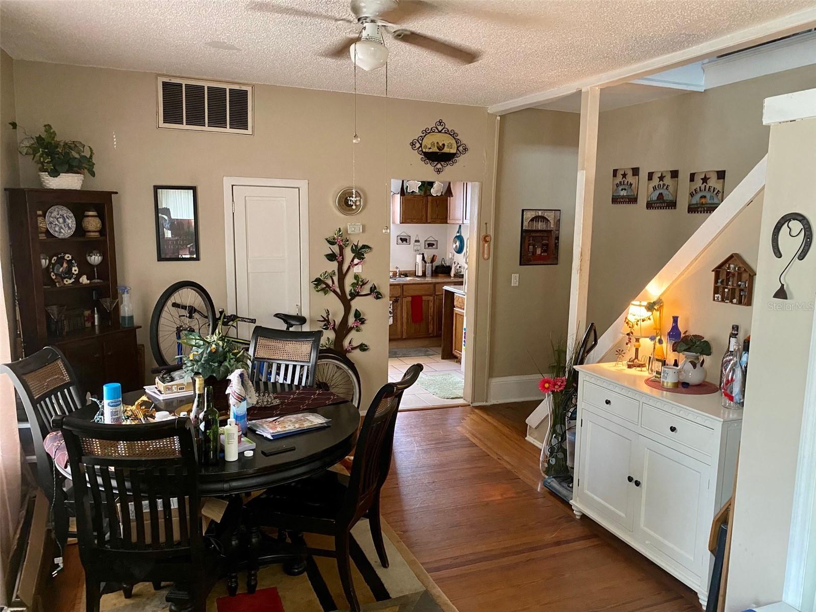 Image 5 of 17 For 415 Vermont Avenue