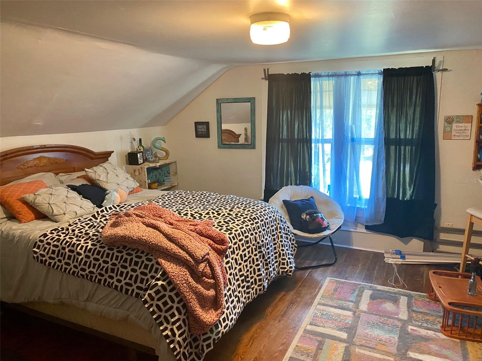 Image 9 of 17 For 415 Vermont Avenue