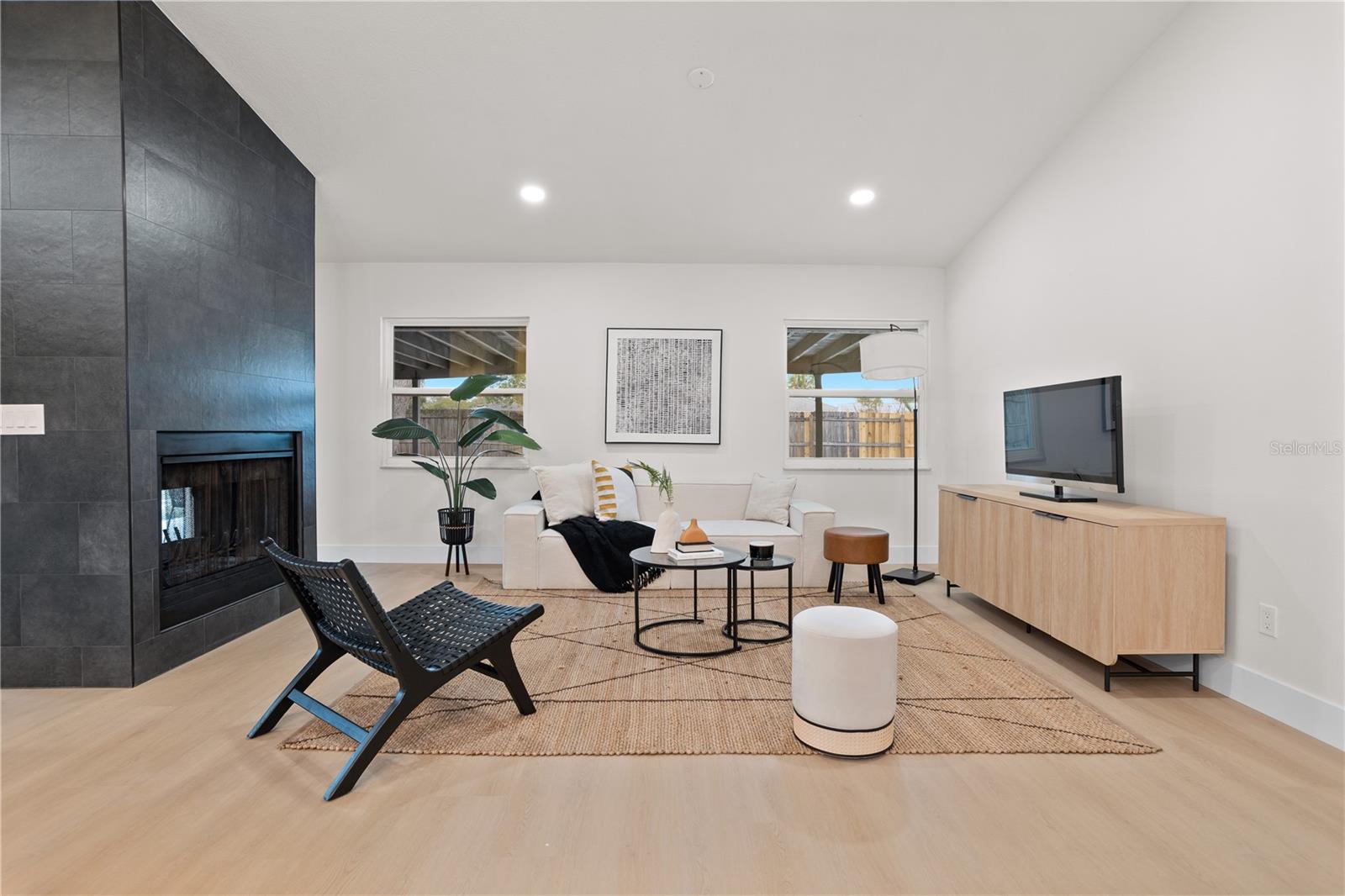 Image 3 of 28 For 281 Sandpiper Drive