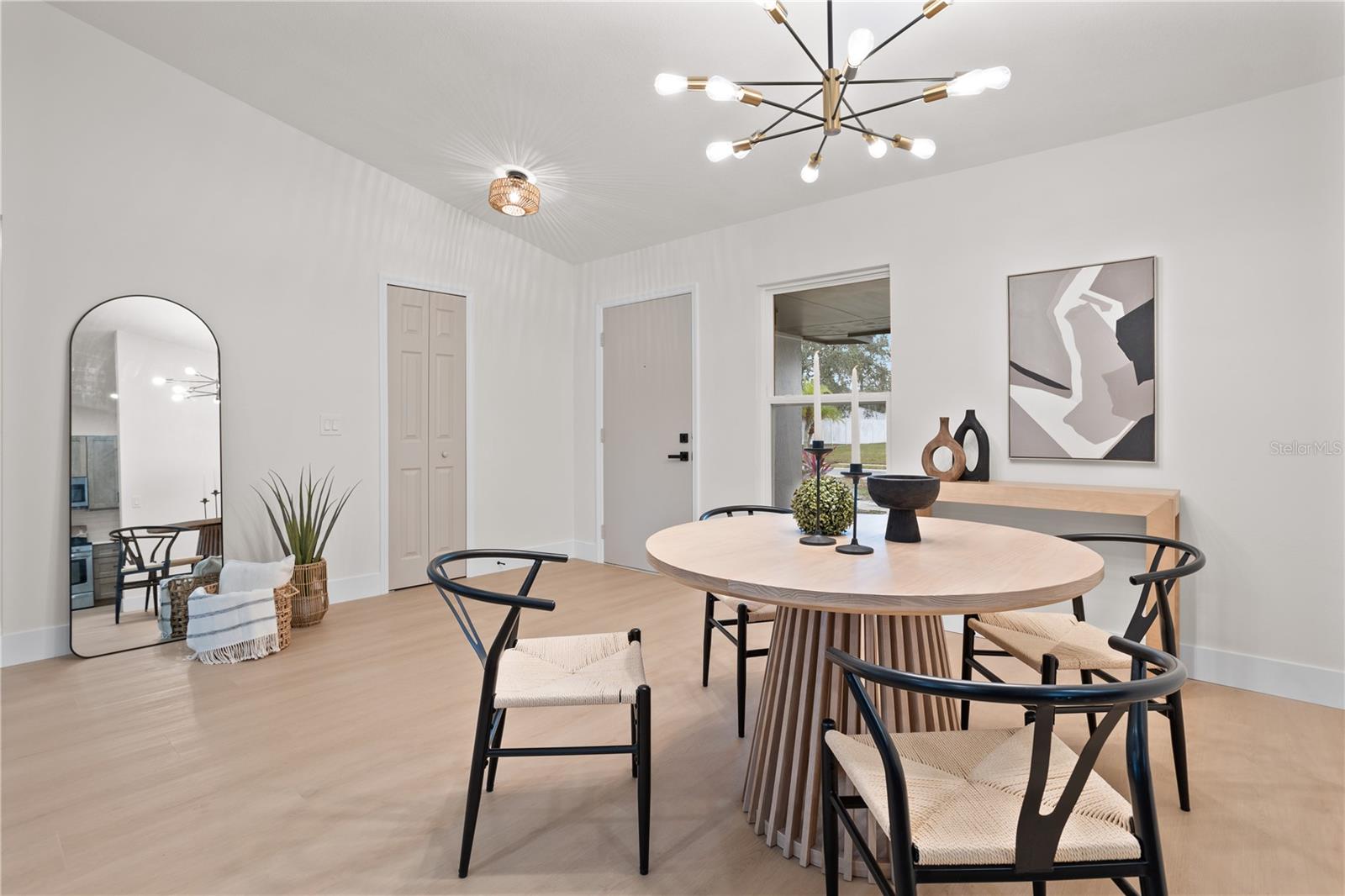 Image 5 of 28 For 281 Sandpiper Drive