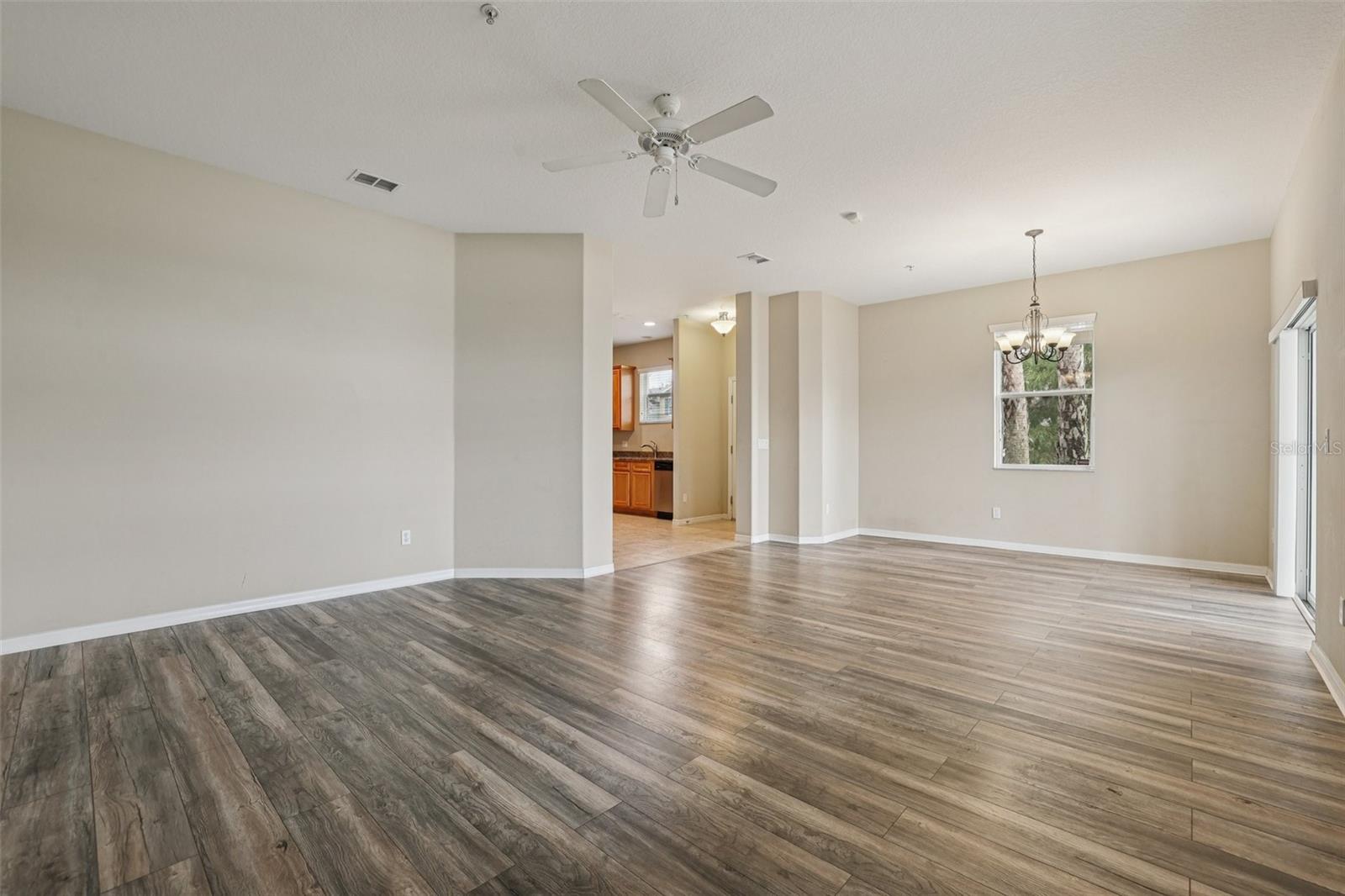 Image 10 of 51 For 1433 Priory Circle