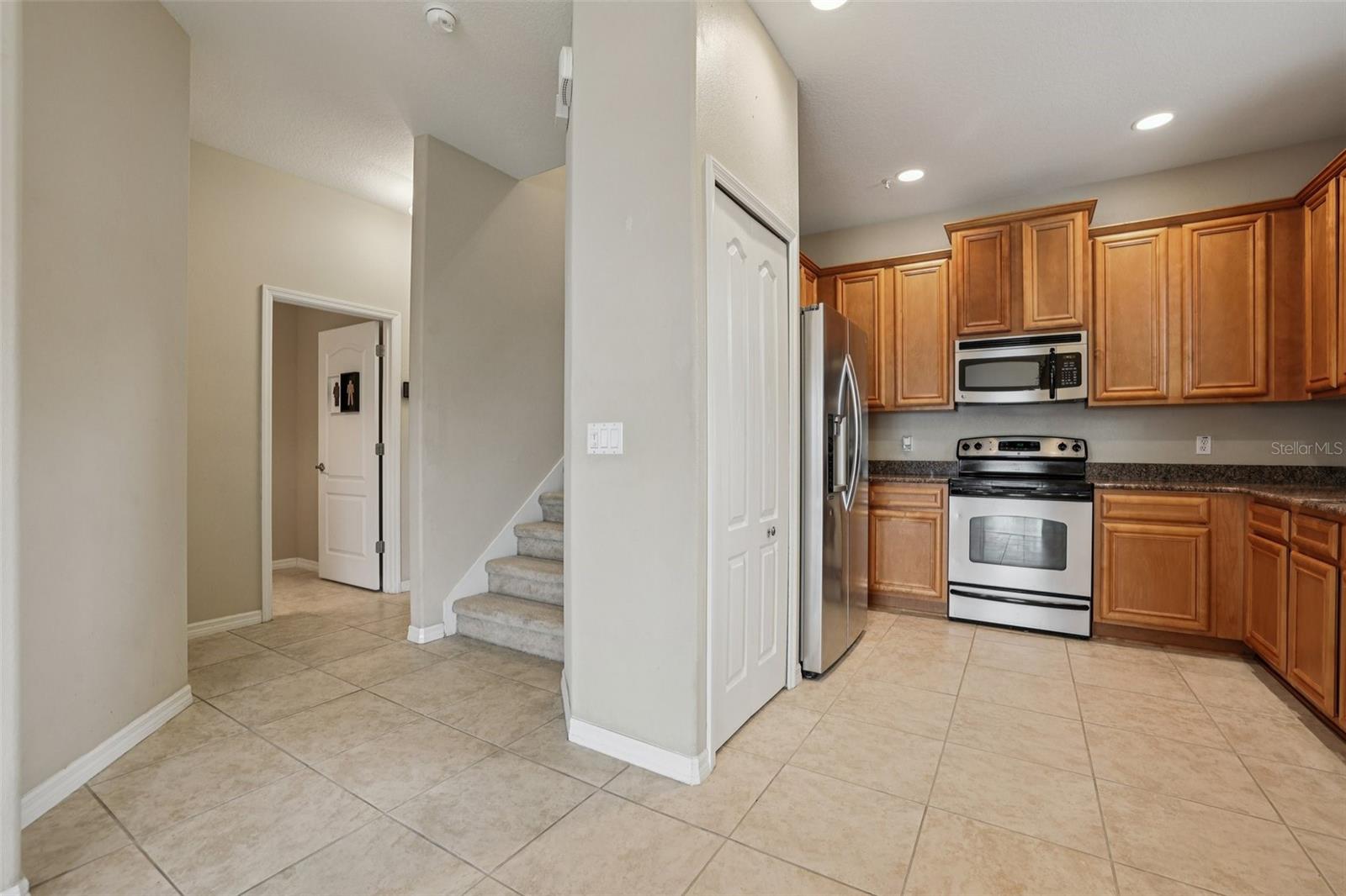 Image 14 of 51 For 1433 Priory Circle