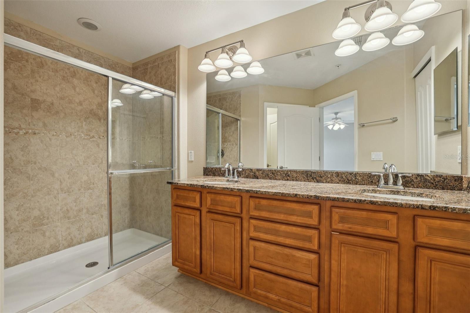 Image 21 of 51 For 1433 Priory Circle