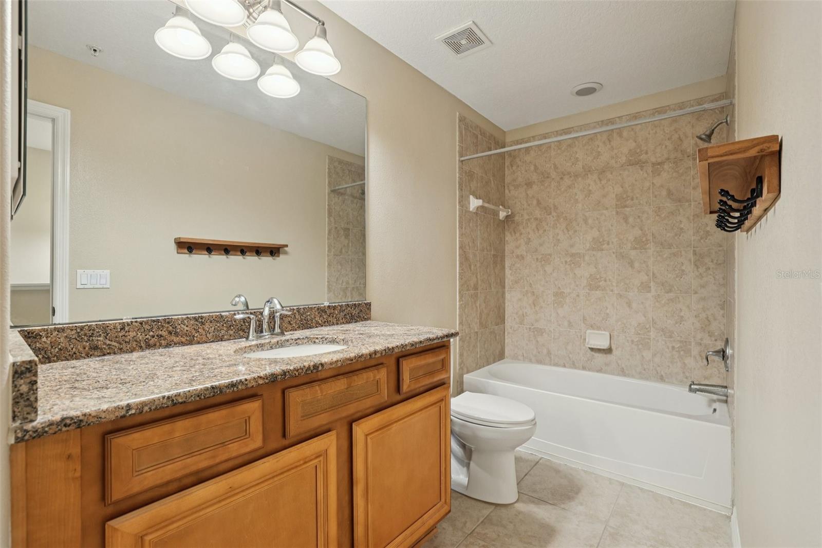 Image 24 of 51 For 1433 Priory Circle