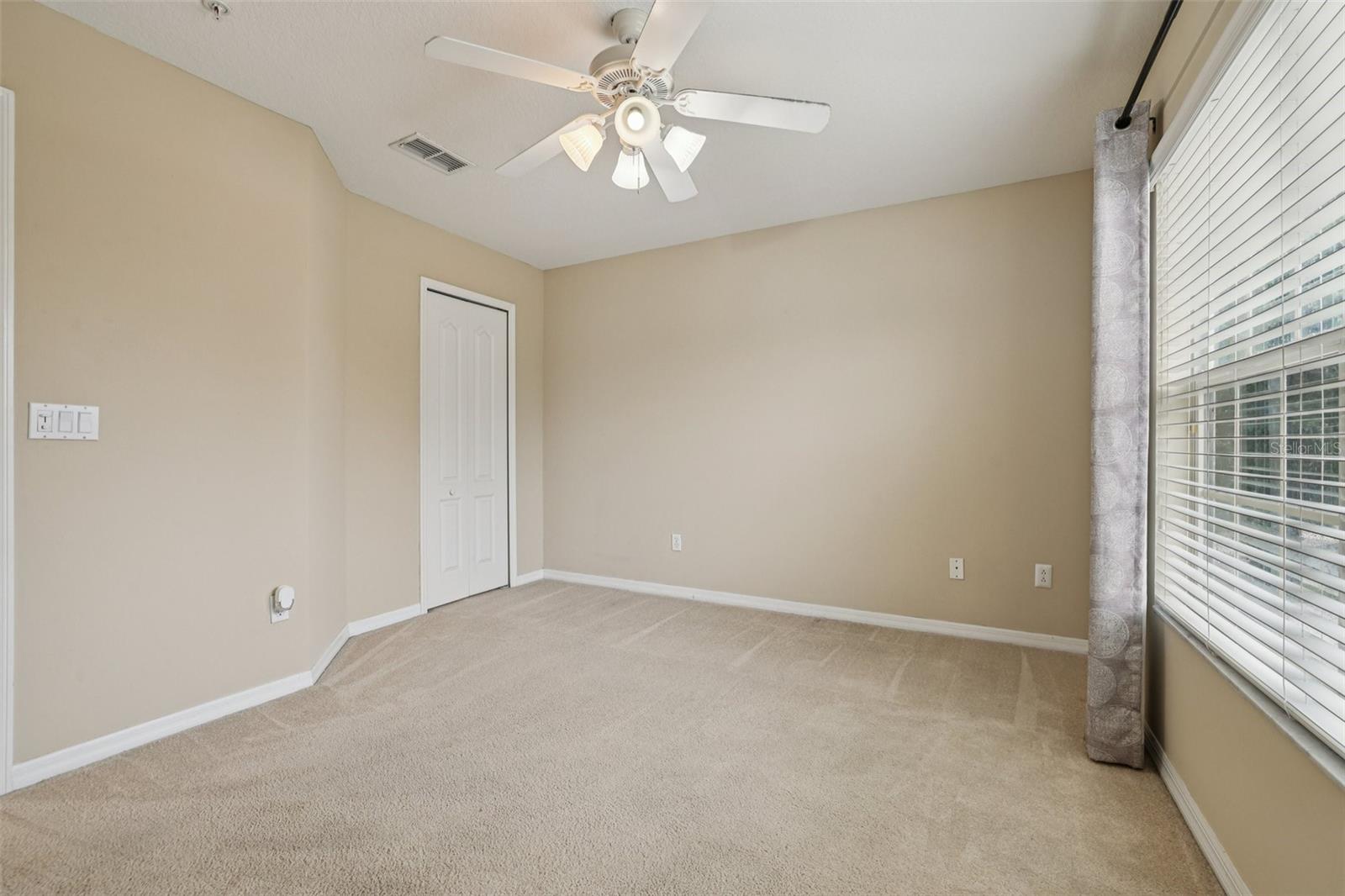 Image 31 of 51 For 1433 Priory Circle