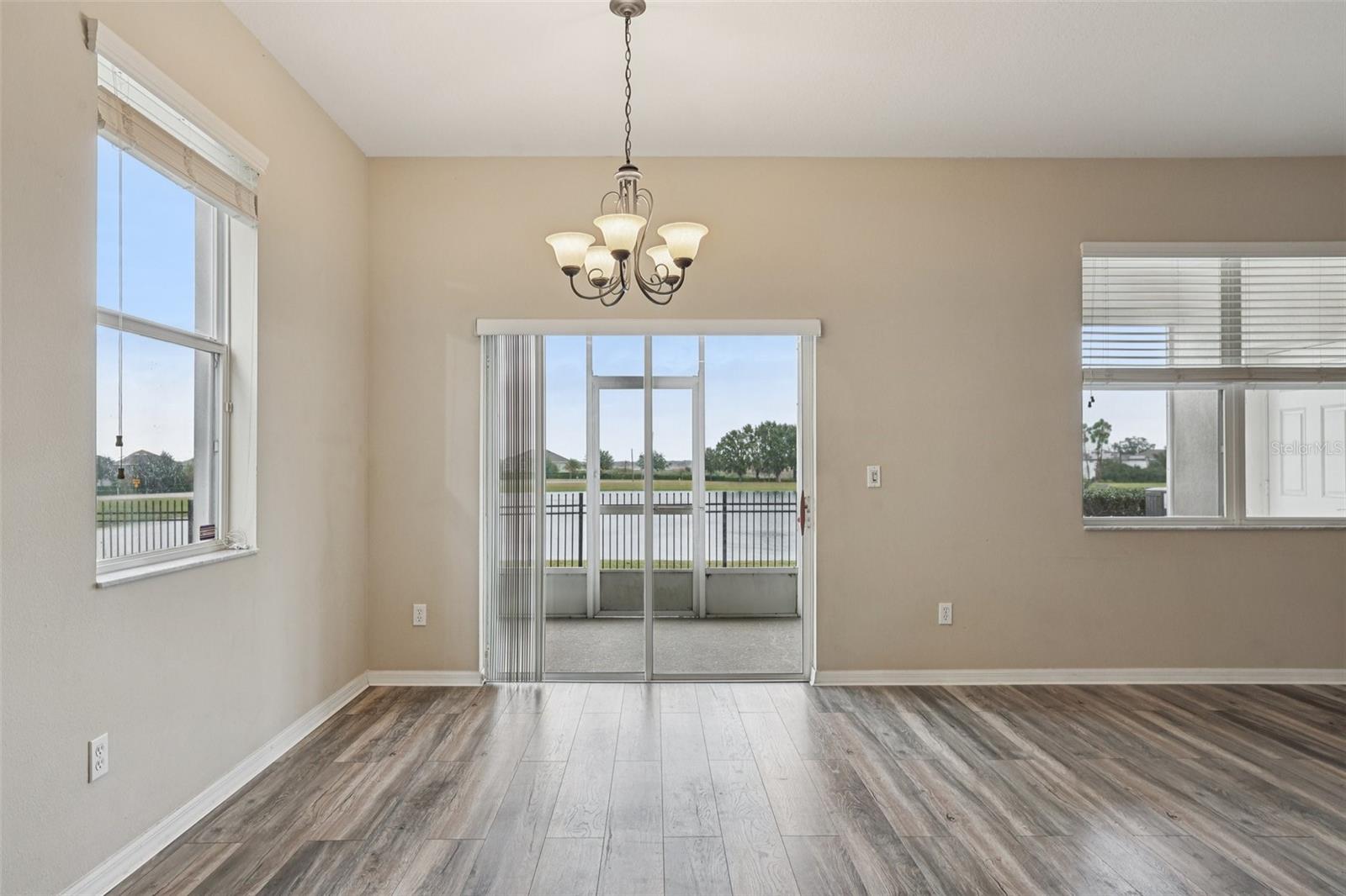 Image 5 of 51 For 1433 Priory Circle