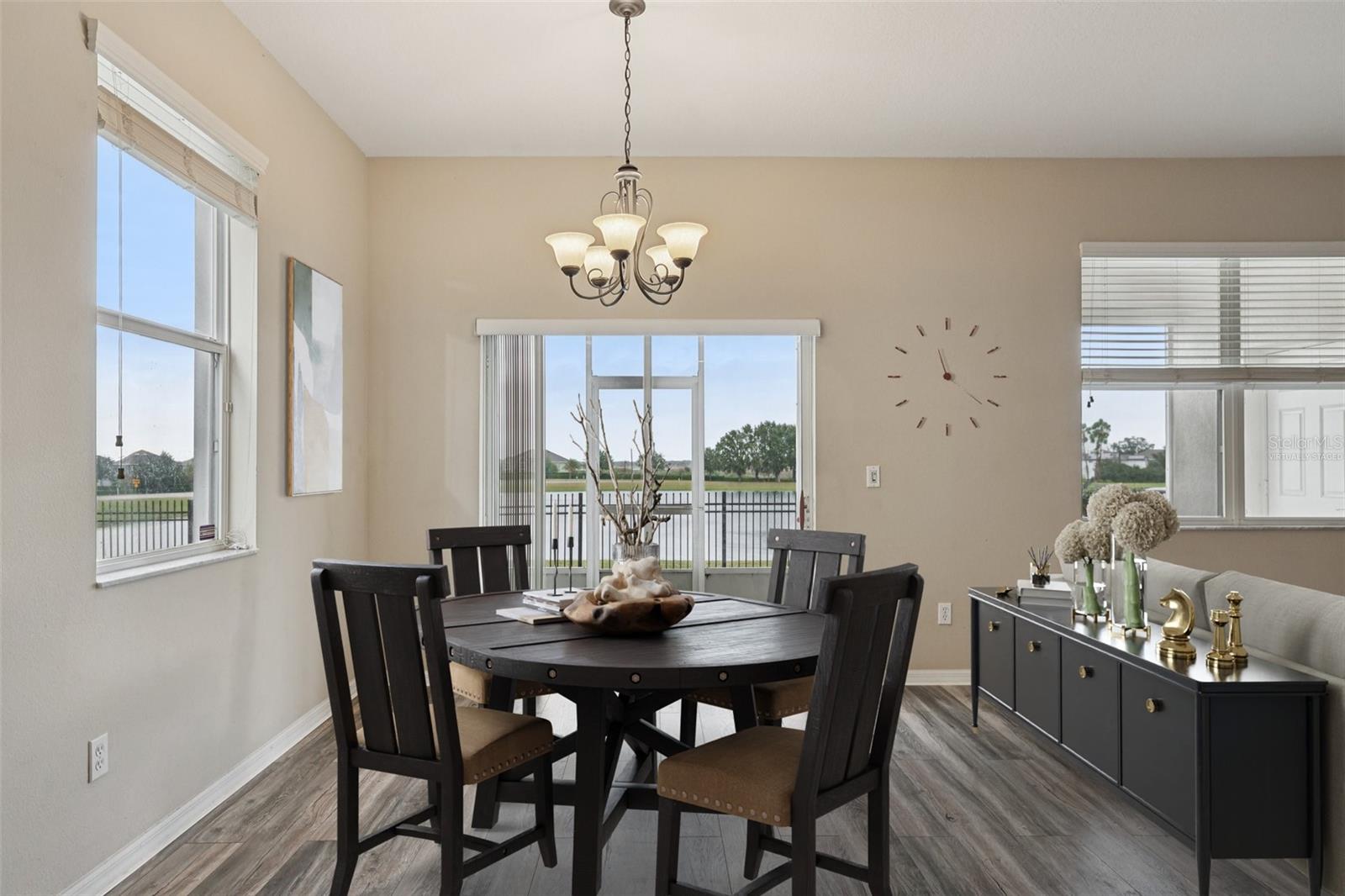 Image 6 of 51 For 1433 Priory Circle