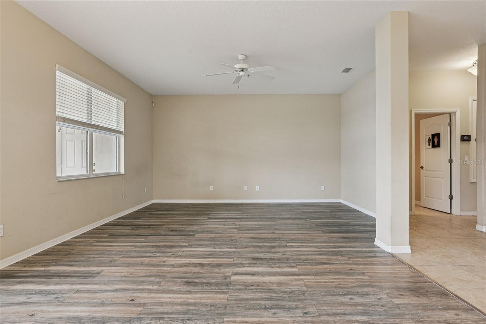 Image 7 of 51 For 1433 Priory Circle