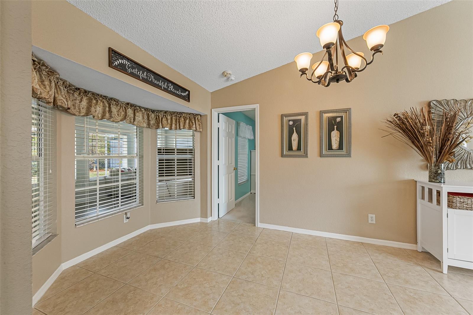 Image 5 of 14 For 5740 Friendly Street